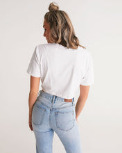Load image into Gallery viewer, Monte Verde Toucan Women&#39;s Twist-Front Cropped Tee
